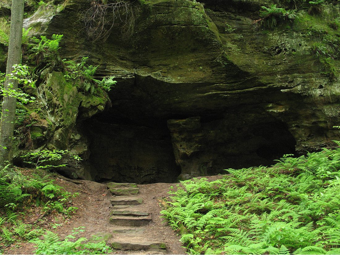 A small cave within Conkle's Hollow. 